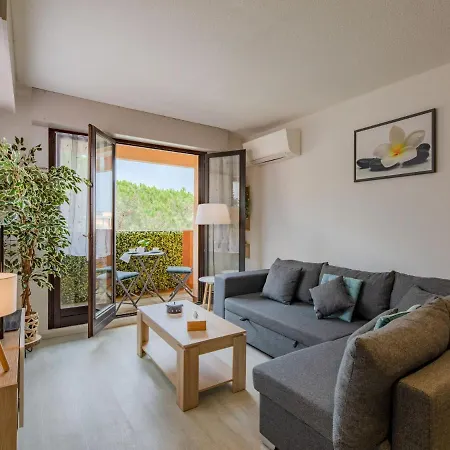 Les Pins Ensoleilles-9 By Interhome